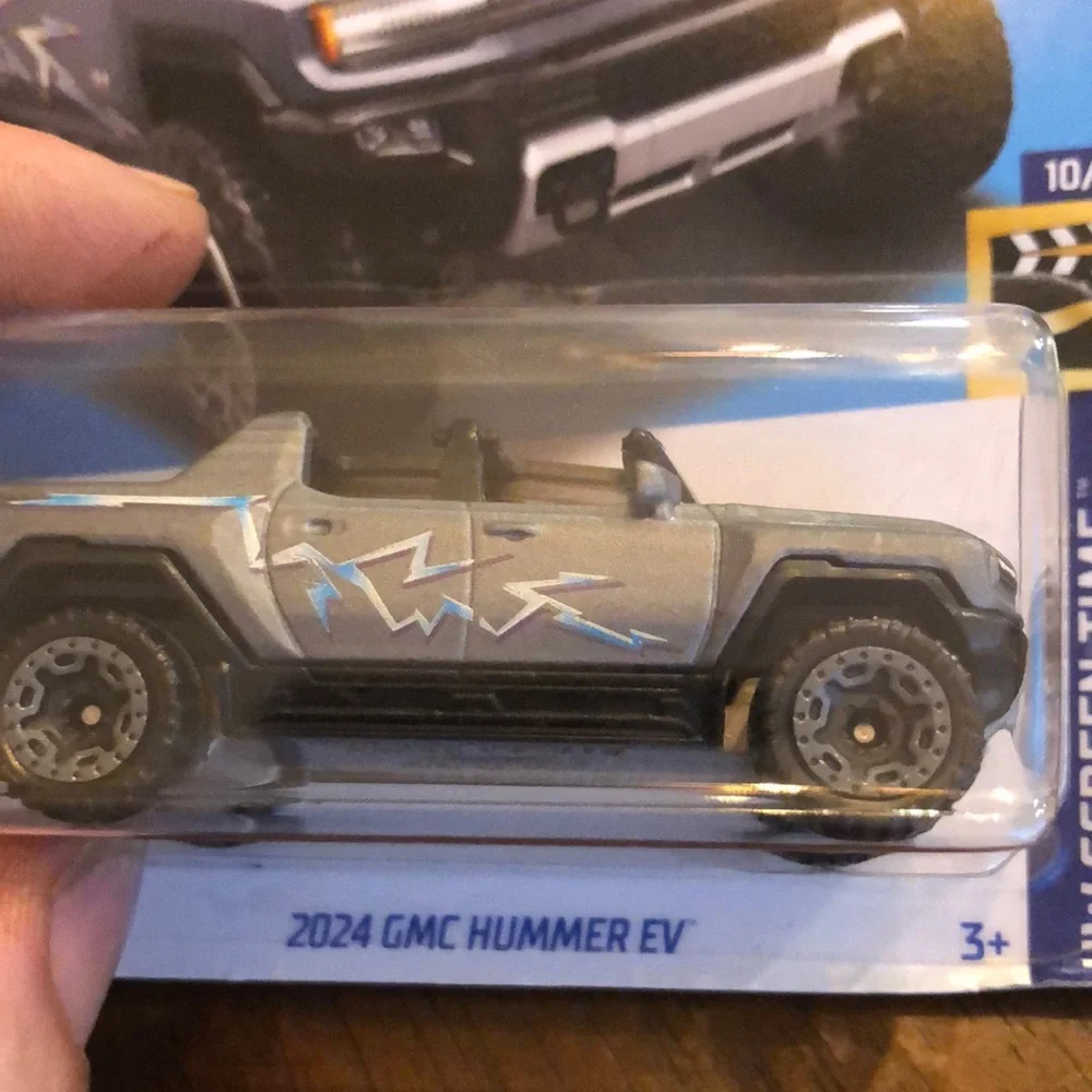 2024 GMC Hummer EV Barbie edition- Gray